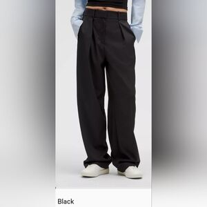 Lululemon Women's Pleat-Front High-Rise Trousers - Long. Size 6